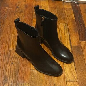 NWOT Tory Burch Black Leather Ankle Boots